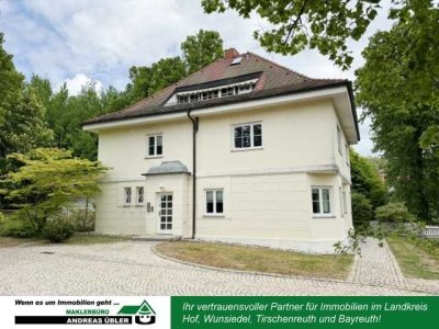 Stilvolle Villa mit Pool und weitläufigem Garten