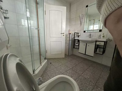 Günstiges WG-Zimmer mit gehobener Innenausstattung und EBK in Hamburg Sasel