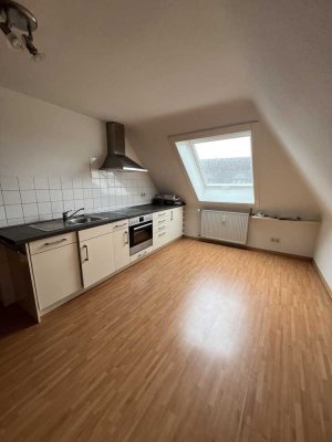 +++ Schöne Dachgeschoss Wohnung mit hochwertiger Ausstattung +++
