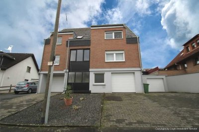 Gepflegtes Zweifamilienhaus mit großem Grundstück – Teilbezugsfrei ab 08/2025 in Bornheim-Kardorf