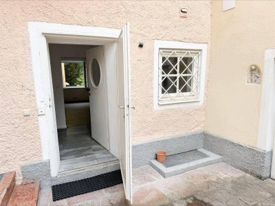renovierungsbedürftige 2 Zimmer Altbauwohnung Altstadt von Salzburg