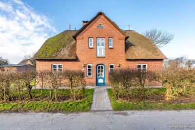 Charmantes Ferienhaus unter Reet im malerischen Süderende zu verkaufen