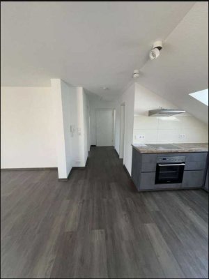 Möblierte 2-Zimmer-Dachgeschosswohnung mit Dachloggia, Weinbergblick & TG-Stellplatz in Korb