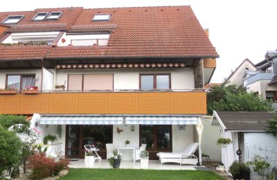 Reizvolle 2,5 Zi-ETW mit eigenem Grün, TG-Stellplatz u. großem Hobbyraum, S-Bahn = 4 Min.
