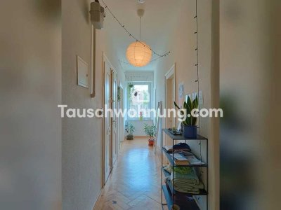 Tauschwohnung: Charmante 4-Zimmer-Altbauwohnung mit Balkon