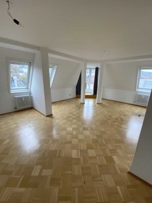 Über den Dächern von Stuttgart: 3-Zimmer-Maisonette