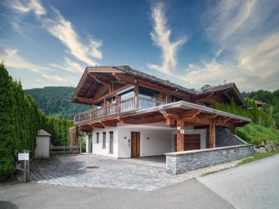Exklusives Luxus-Refugium mit Pool und Naturschwimmteich