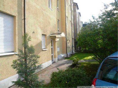 EINBAUKÜCHE + AUFZUG --- Moderne 2-R-DG-Wohnung mit Balkon !