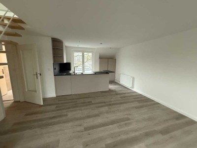 Komplett modernisierte 2-Zimmer Maisonette in Hamburg-Fuhlsbüttel