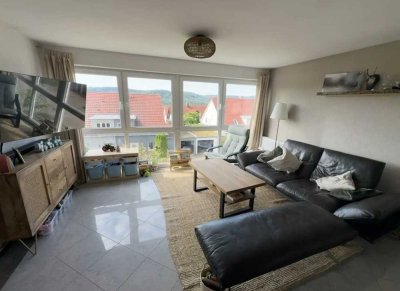 Helle 4-Zimmer Wohnung mit Studio, Balkon & traumhafter Aussicht im Ghai (Westheim)