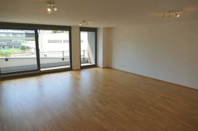 Neuwertige 4-Zimmer-Wohnung mit Balkon und EBK in Stuttgart
