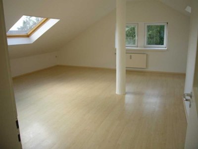 Helle 3-Zi Dachgeschosswohnung mit Garage und Grünflächennutzung in Monschau-Höfen