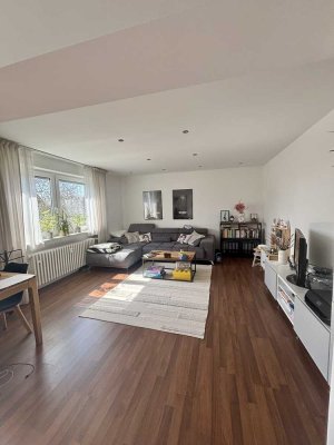Geschmackvolle, gepflegte 3-Raum-Wohnung mit gehobener Innenausstattung mit EBK in Neu-Isenburg