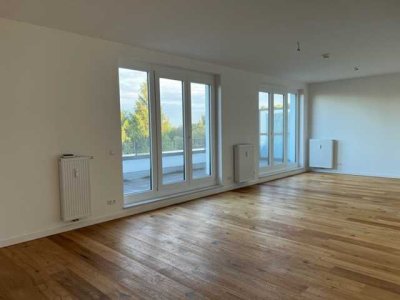 Schicke 5-Zimmer-Wohnung mit großer Terrasse im Neubau! Oberste Etage!