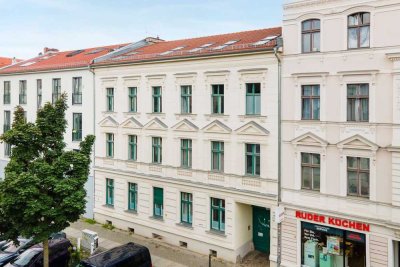 Sanierte und vermietete Altbauwohnung nahe Ostkreuz in Lichtenberg - Terrasse, moderne Bäder/Küche