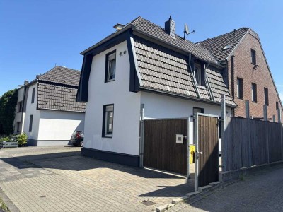 Modernisiertes Altbauhaus mit EBK, Stellplatz, Terasse und Keller in Dülken