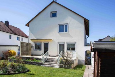 Freistehendes Zweifamilienhaus in Nürnberg-Eibach zu verkaufen