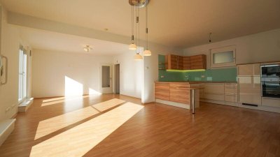 Sonnige 4 Zimmer-Penthousewohnung mit großer Terrasse!