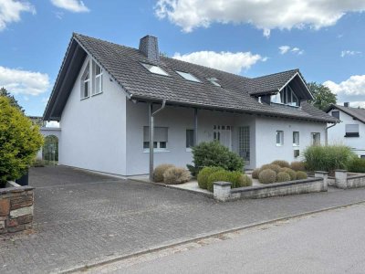 Charmantes Haus mit Garten in idyllischer Lage