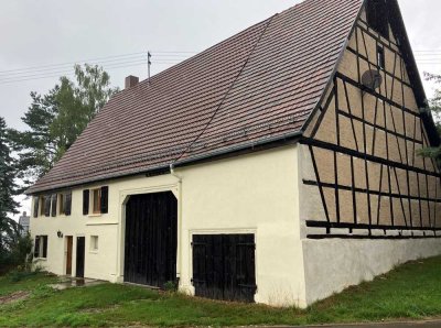 Historisches Bauernhaus mit ehemaliger Schmiede und sehr goßem Grundstück - Denkmalschutz