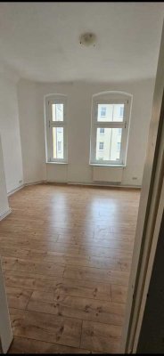 Hell sanierte 1 und 2 Zimmer Altbauwohnungen (35 u. 50qm)