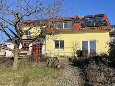 Engel & Völkers: Zweifamilienhaus mit idyllischem Ausblick in ruhiger Lage von Pilgerzell