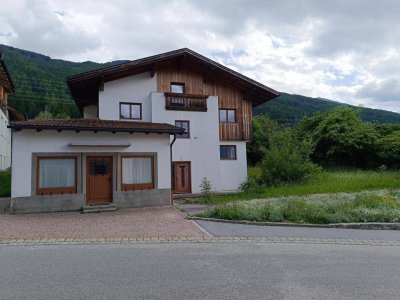 Selten!! Zweifamilienhaus in Rinn, mit 1800 qm großen Grundstück!!Das Grundstück kann auch in 2 Parzellen geteilt werden