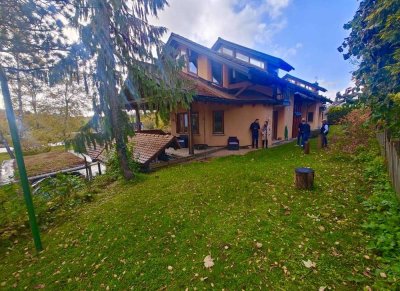 frisch renovierte helle 4,5 Zimmer Whg, Balkon, Terrasse & großer Garten frei ab 01.01.2026