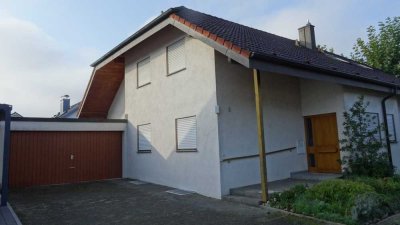 Geräumiges Einfamilienhaus mit Garten + Doppelgarage in Lauffen zu vermieten!