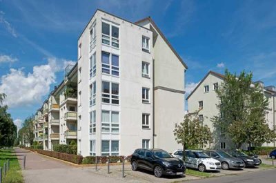 4 Zimmer mit Wintergarten, separates Gäste WC, Wannenbad, Einbauküche !