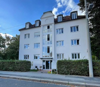 Kernsanierte 3-Zimmer-Wohnung mit großzügigem Süd-West-Balkon u. EBK