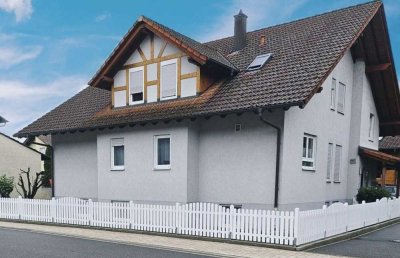 Neuwertige 2-Zimmer-Dachgeschosswohnung in Hassmersheim