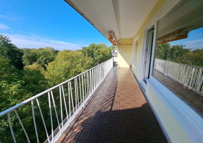 Wunderschöne Aussicht in die Wallanlagen, 3 Zimmer Wohnung mit großem Balkon
