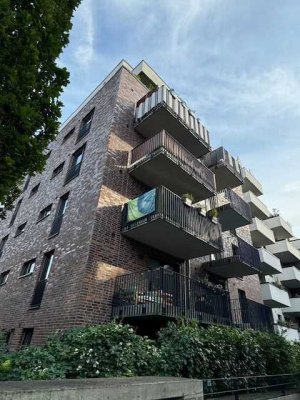 Hochwertige 4-Zimmer-Whg. mit EBK & Balkon in Othmarschen zu mieten!