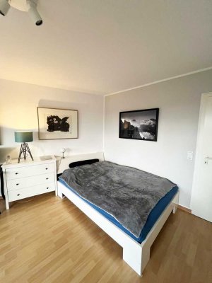 Moderne, möblierte 1,5-Zimmer-Wohnung mit Balkon und EBK in Düsseldorf Hamm nähe Medienhafen