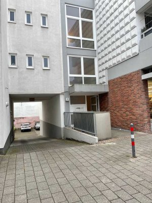 Schöne 4 ZW mit großem Balkon