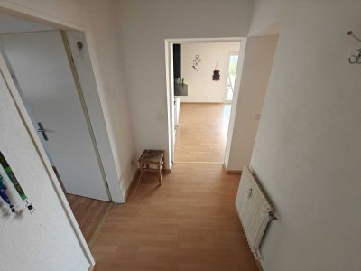Traumhafte 2,5-Zimmer-Wohnung mit großem Eckbalkon im Herzen von Seeheim-Jugenheim