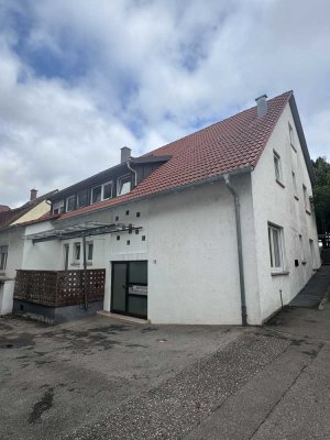 Handwerker aufgepasst !!! Renovierungsbedürftige 3-Zimmer Wohnung in S-Hedelfingen mit Terrasse