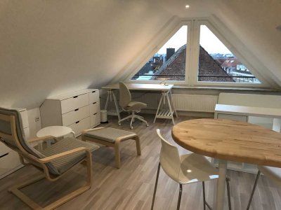 Exkl. vollständig + modern möbliertes 1-Zimmer-Appartement; renoviert/neu-möbliert