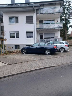Hanau Wilhelmsbad - gut geschnittene , 2 Zimmer- Wohnung im Erdgeschoss einer geflegten Wohnanlage