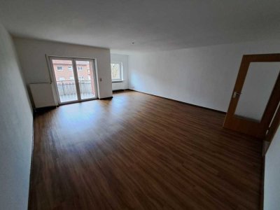 Attraktive 3-Zimmer-Wohnung mit Balkon und Einbauküche in Harsum