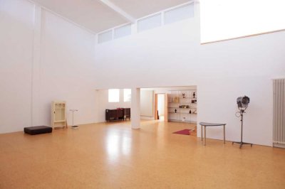 Großzügiges Loft in offener Bauweise mit Galerie.