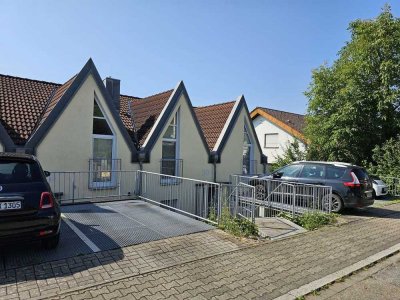 Wohnen auf 2 Etagen (Maisonette) mit Balkon ins Grüne!