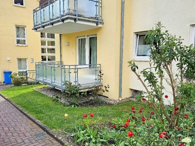 Kapitalanlage in Hofheim-Langenhain: Vermietete 2-Zimmer-Wohnung mit EBK, Balkon und Gartenanteil