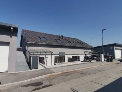 Modernisierte Doppelhaushälfte mit fünf Zimmern und EBK in Haidenhof Nord, Passau