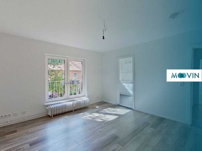 RENOVIERT: Helle 2-Zimmer-Wohnung mit BALKON und EINBAUKÜCHE