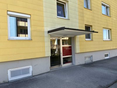 Erstbezug nach Sanierung: Ansprechende 3-Zimmer-Hochparterre-Wohnung in Emmering