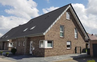Neubau Doppelhaushälfte mit Blick auf den Rhein