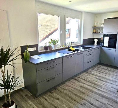 Traumwohnung
Hochwertige Ausstattung
3,5-Zimmer-DG-Wohnung