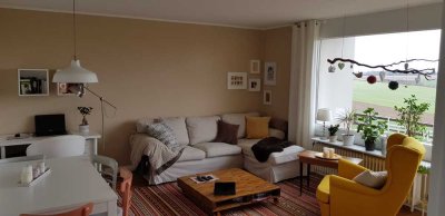 Attraktive 2-Zimmer-Wohnung mit Balkon im 5. OG, ideal als Kapitalanlage in Neuss-Holzheim.